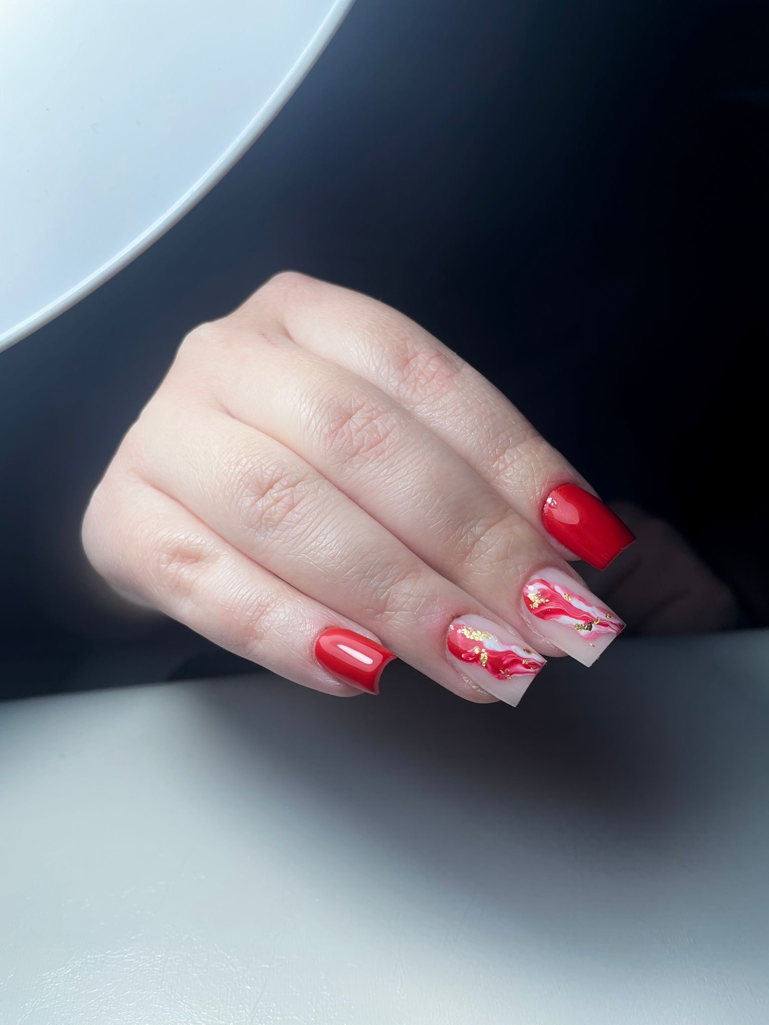 Rood met goud marmer